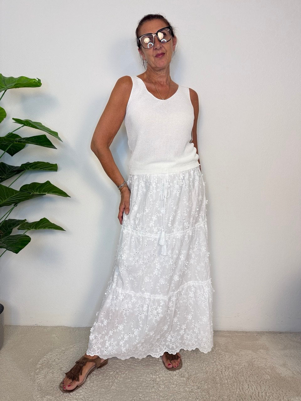 Gonna White